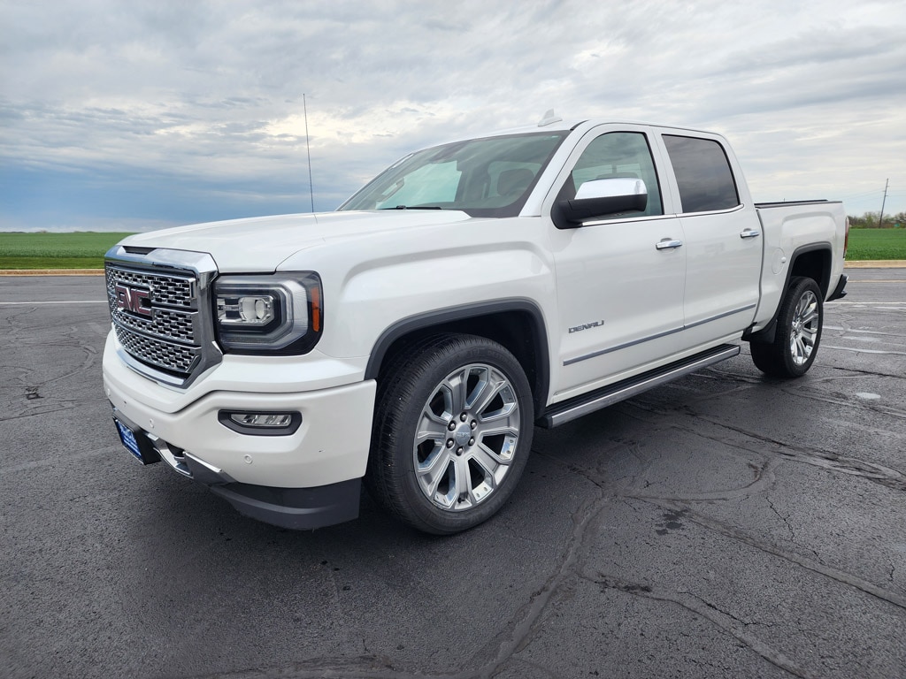 2018 GMC Sierra 4WD Crew Cab Short Box's photo