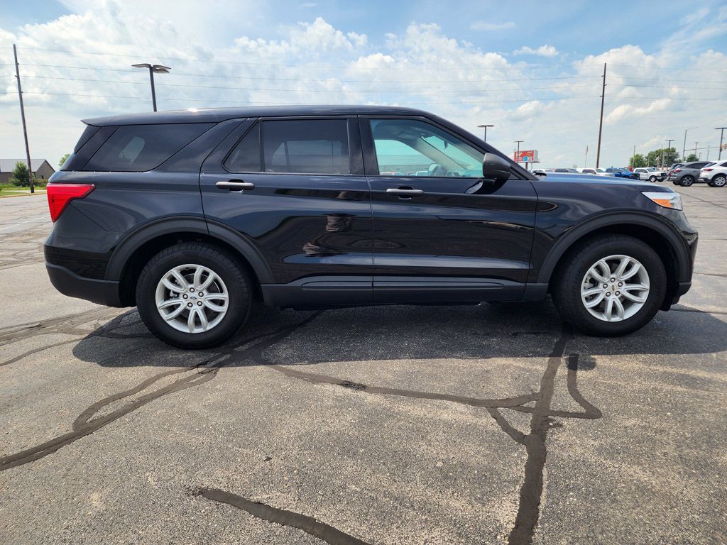 2021 Ford Explorer Base photo 3