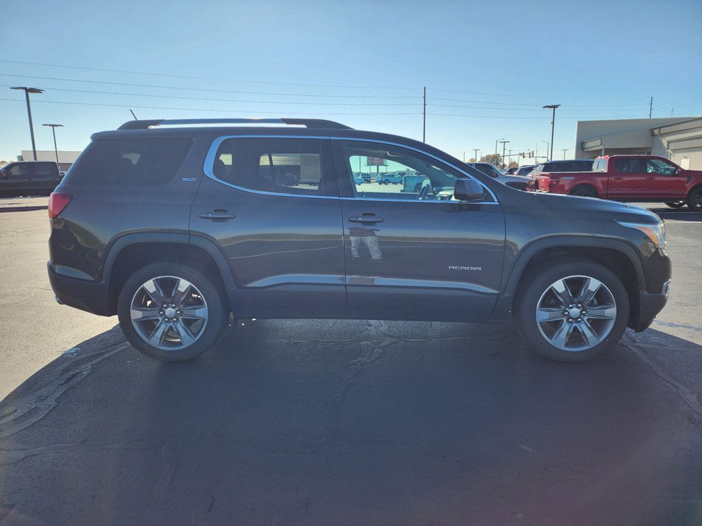 2017 Gmc Acadia SLT photo 3