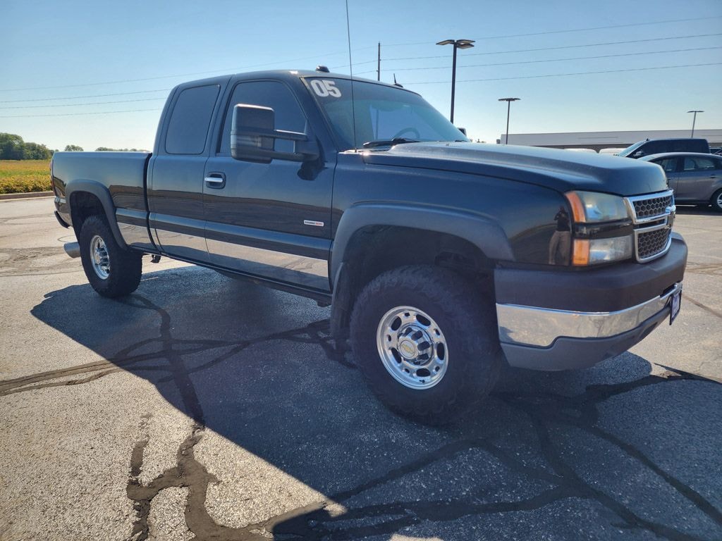 Used 2005 Chevrolet Silverado 2500HD LT Extended Cab Short Bed Truck