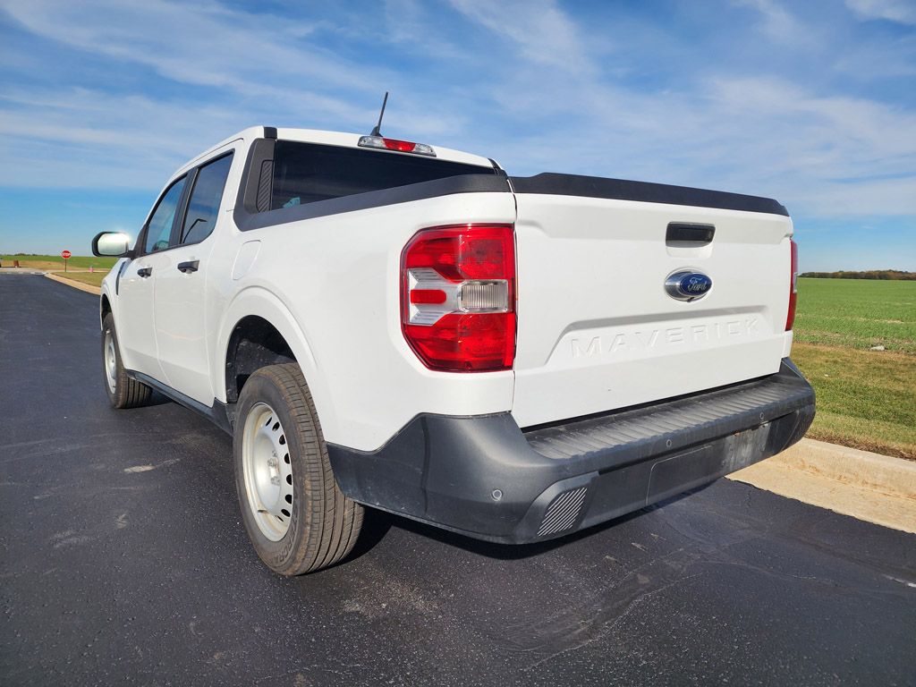 2022 Ford Maverick XL photo 3
