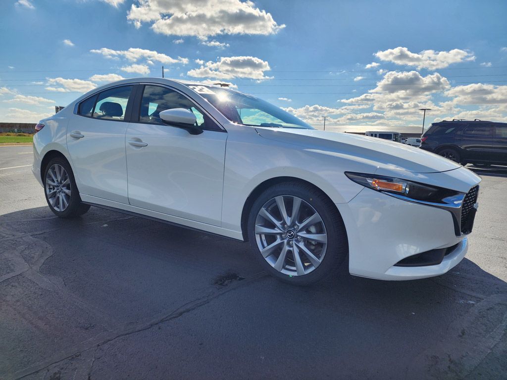 2022 Mazda Mazda3 Select photo 3