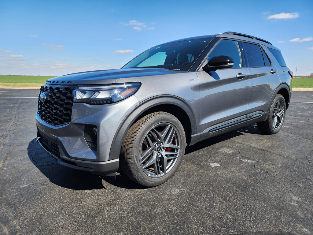 2025 Ford Explorer ST-Line SUV