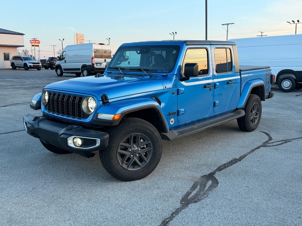 2024 Jeep Gladiator Sport S's photo