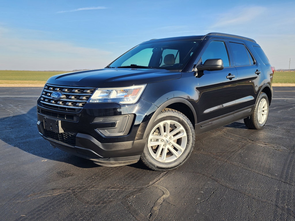 2017 Ford Explorer Base's photo