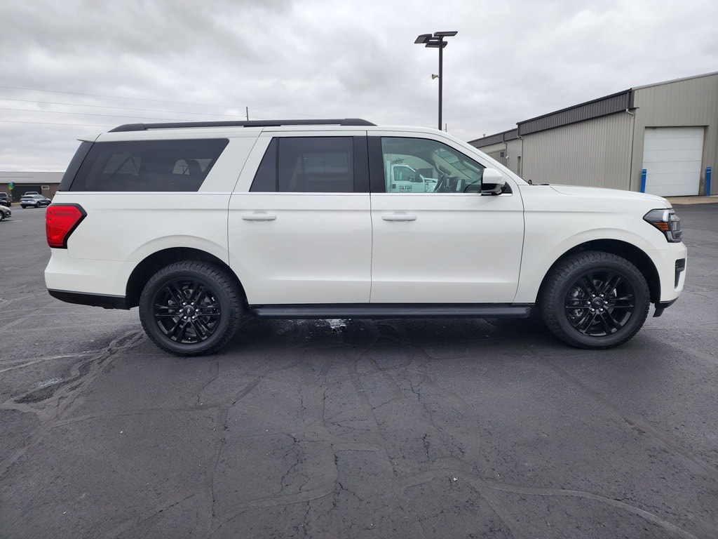 Used 2024 Ford Expedition MAX XLT SUV