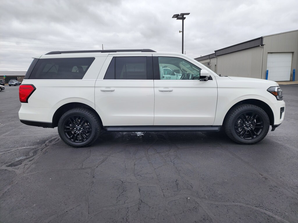 2024 Ford Expedition MAX XLT photo 3