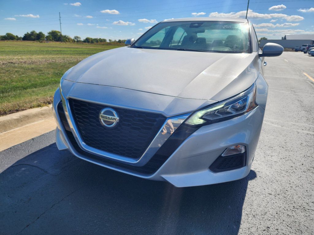 2022 Nissan Altima 2.5 SV photo 2