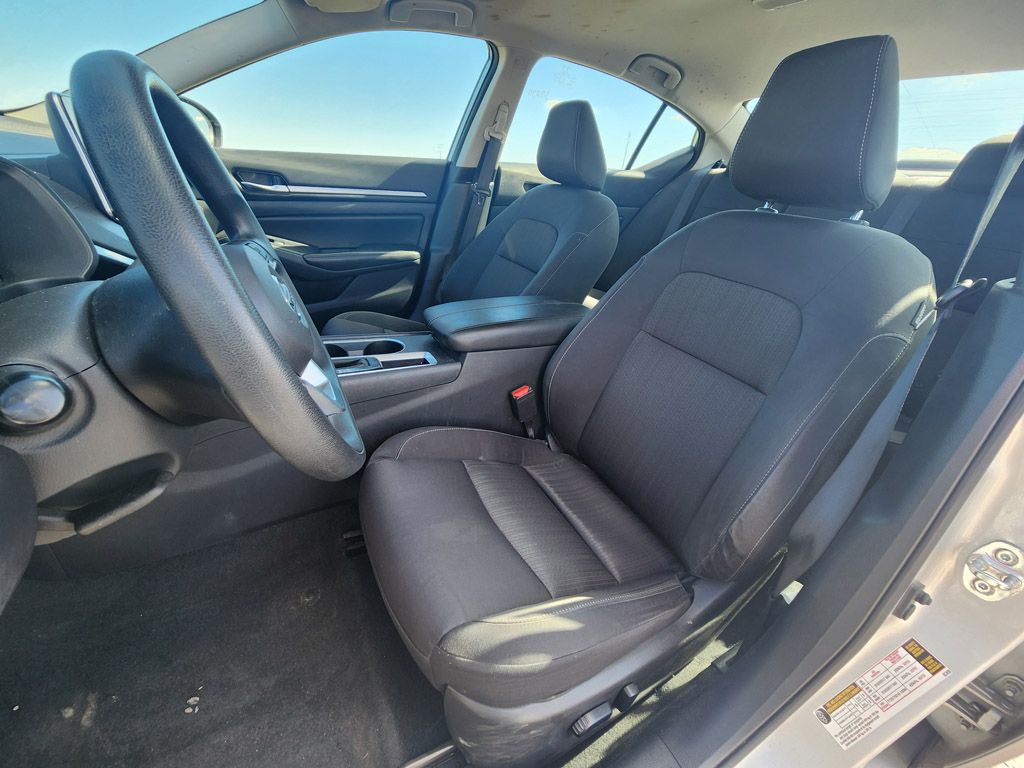 2022 Nissan Altima 2.5 SV photo 4