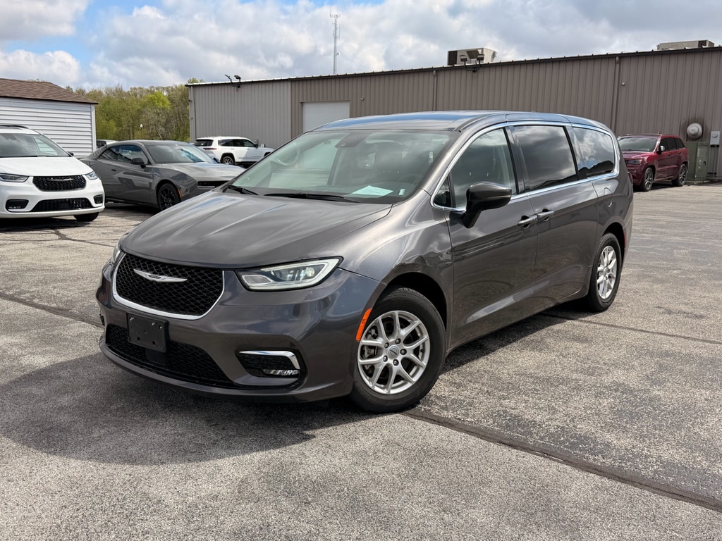 Used 2023 Chrysler Pacifica