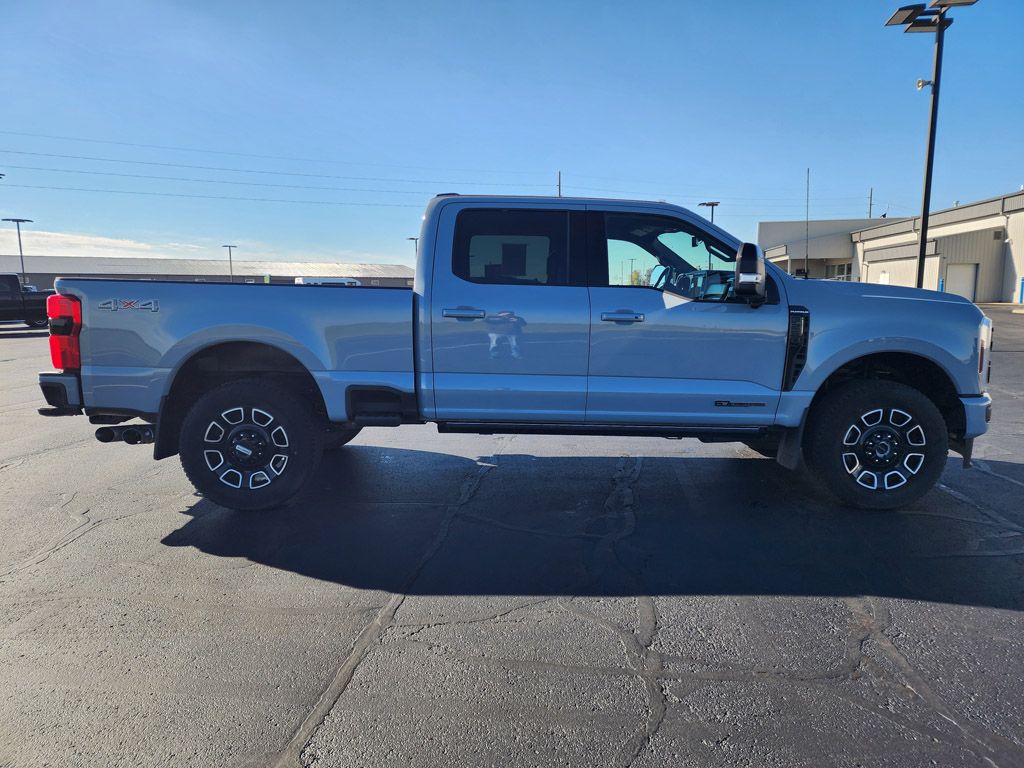 2025 Ford F-250 Platinum photo 3