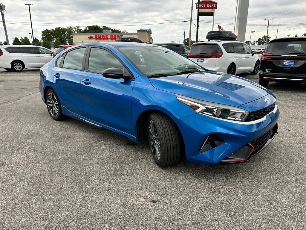2023 Kia Forte GT-Line photo 3