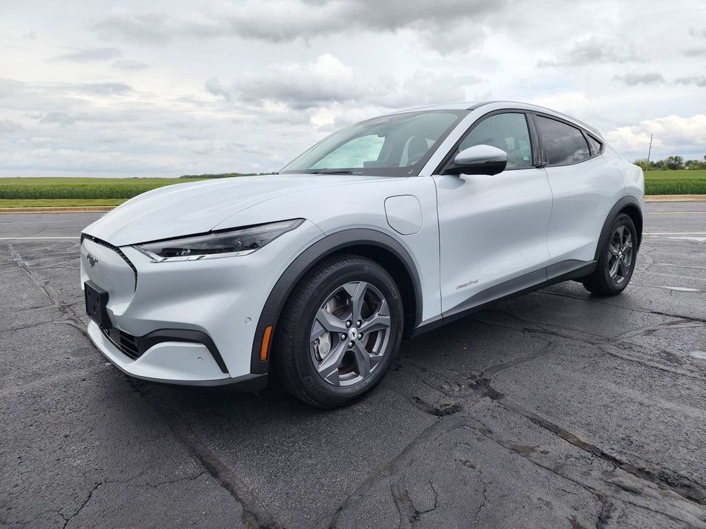 2021 Ford Mustang-Mach-e Select's photo
