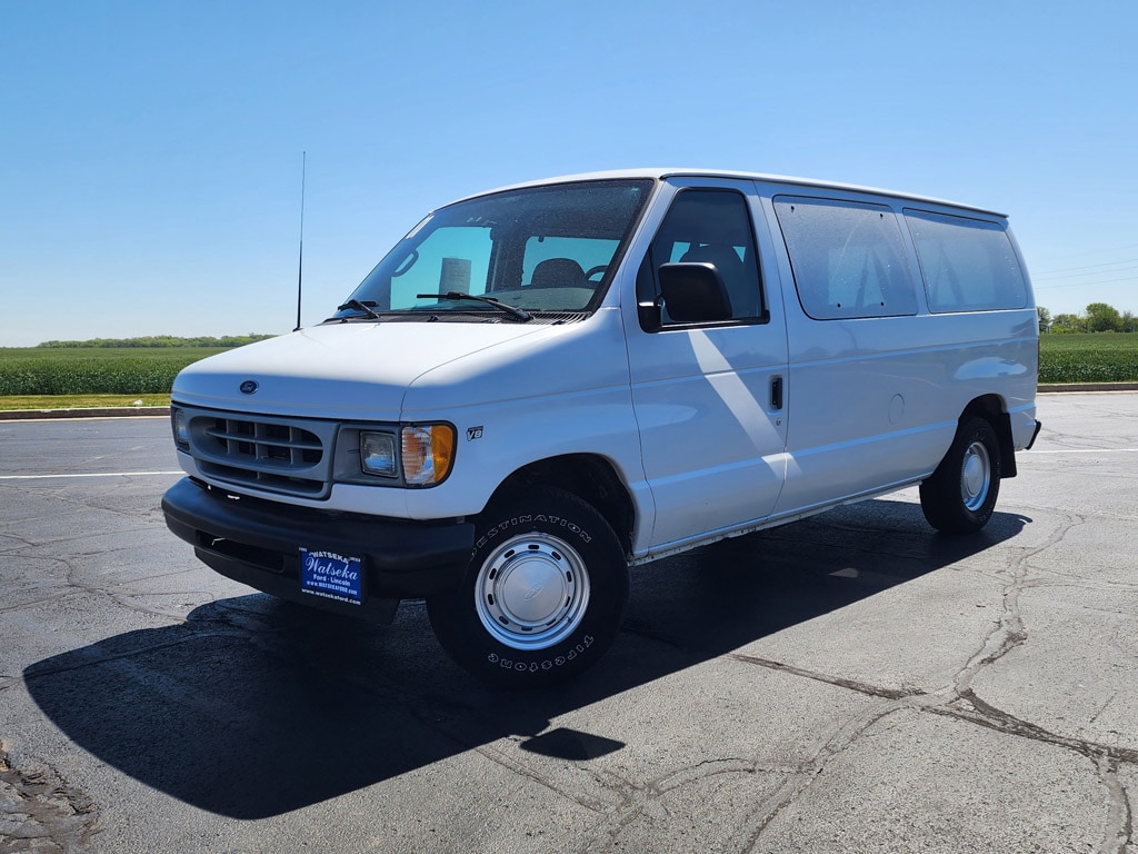 2001 Ford E-Series's photo