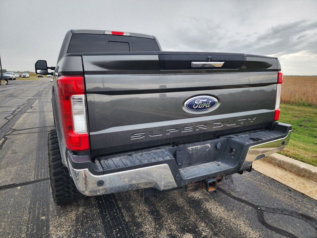 2017 Ford F-250 XLT photo 3