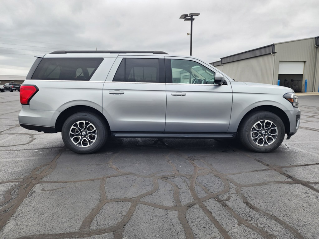 Used 2024 Ford Expedition MAX XLT SUV