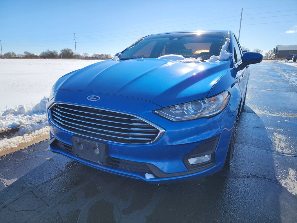 2019 Ford Fusion SE photo 2