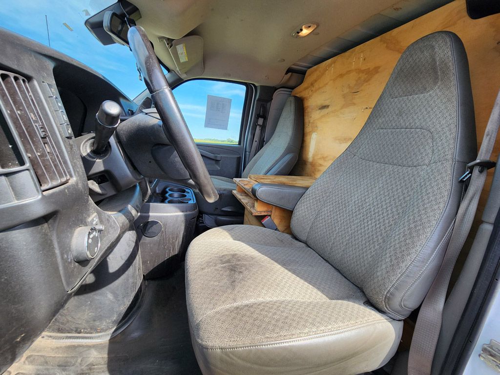 2021 Chevrolet Express 3500 Work Cargo Van photo 4