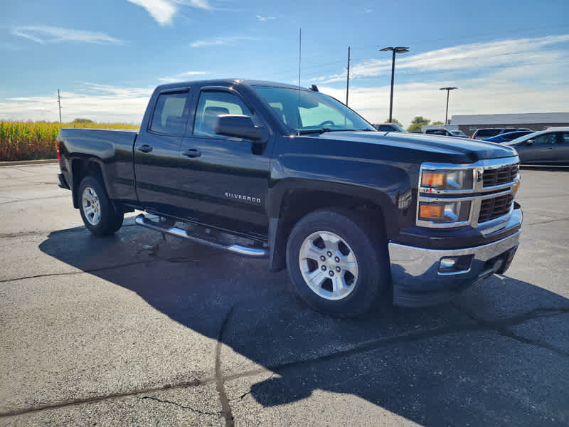 Used 2014 Chevrolet Silverado 1500 LT with VIN 1GCVKREC7EZ216308 for sale in Watseka, IL