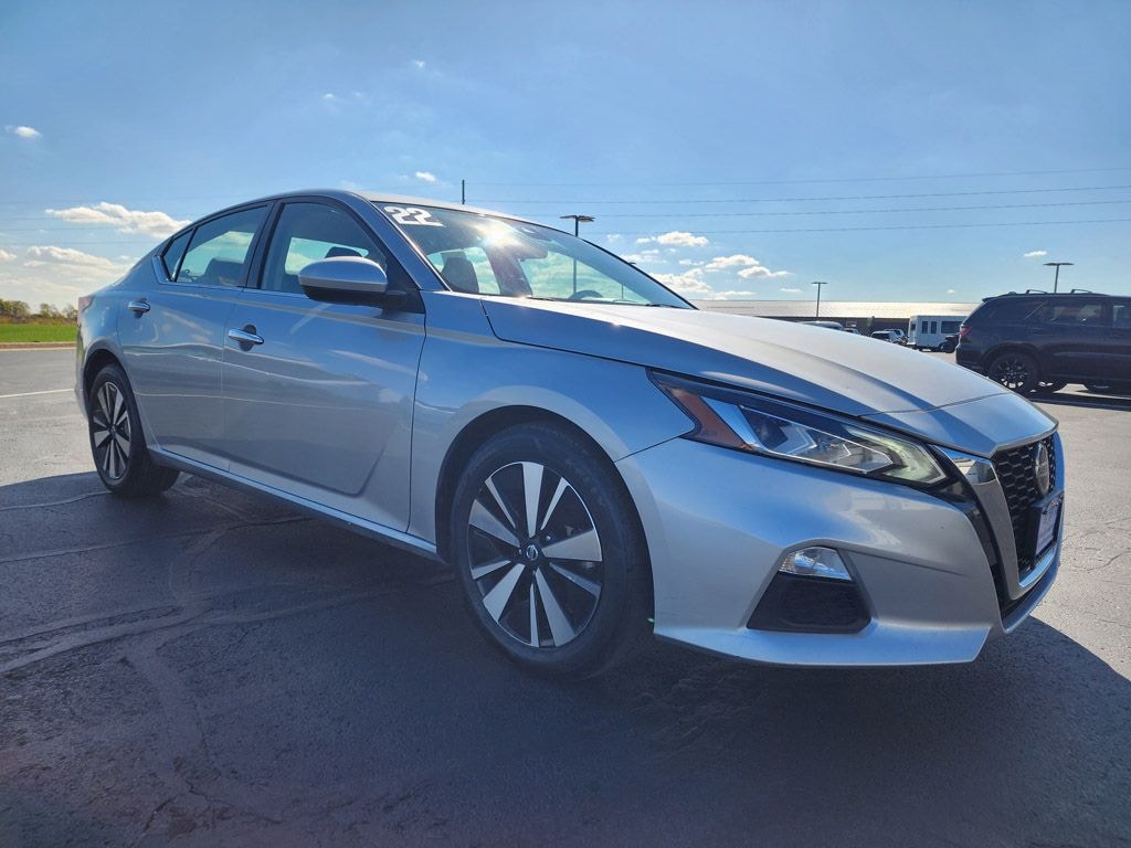 Used 2022 Nissan Altima 2.5 SV Sedan