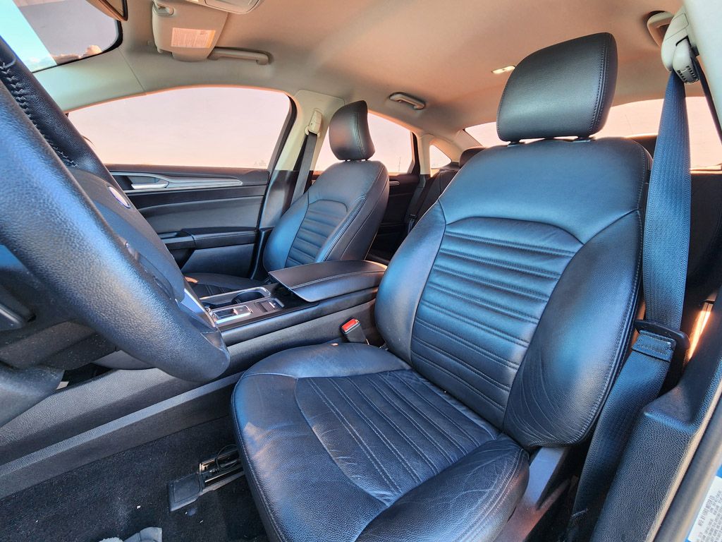 2019 Ford Fusion SE photo 4