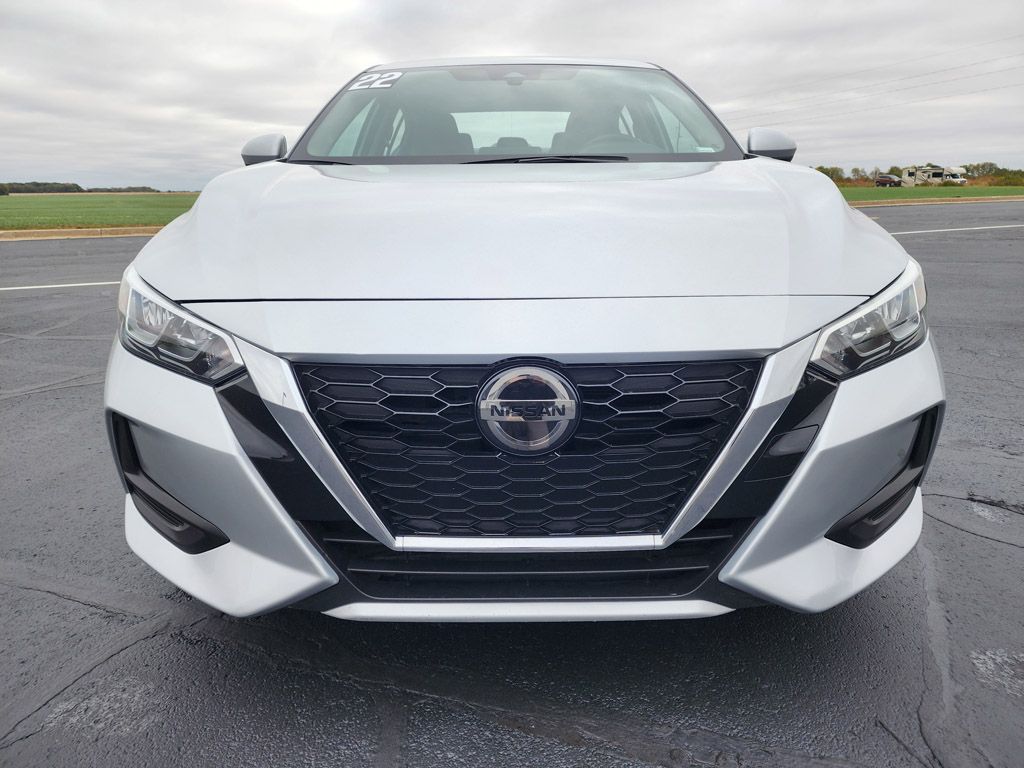 2022 Nissan Sentra SV photo 2