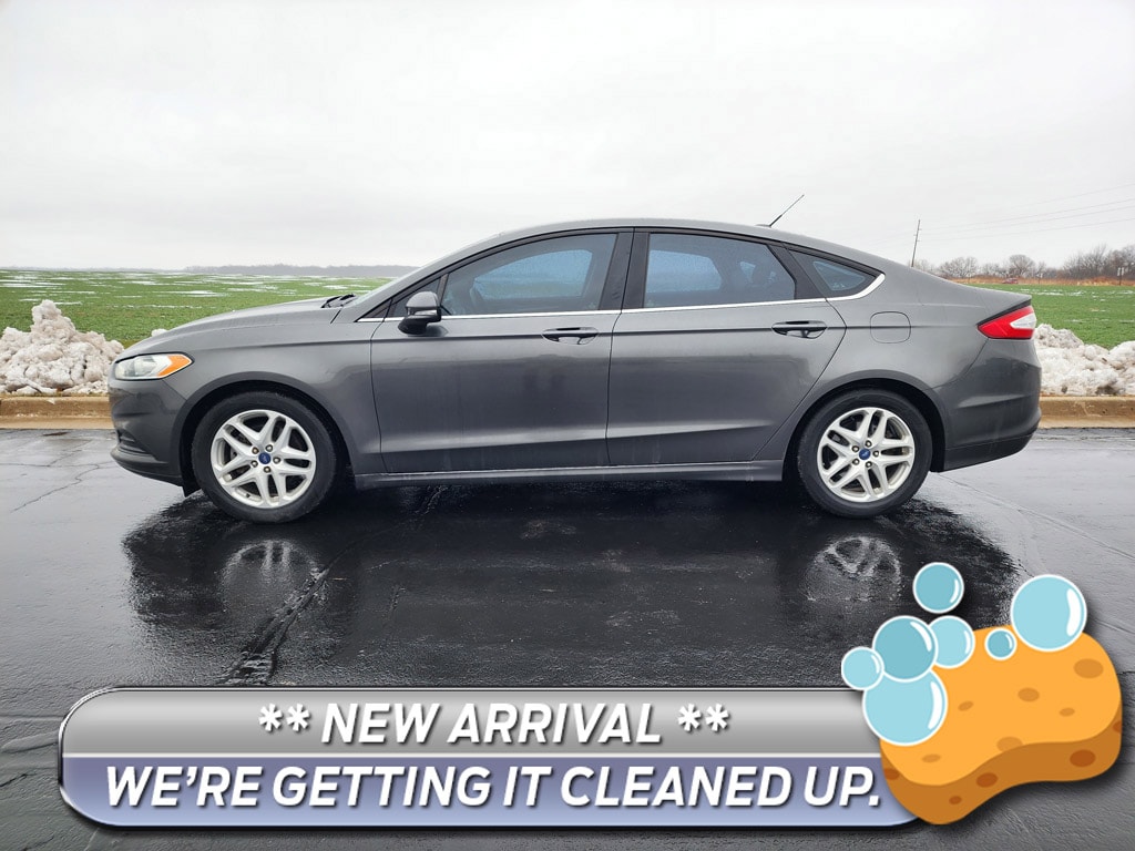 2016 Ford Fusion SE's photo