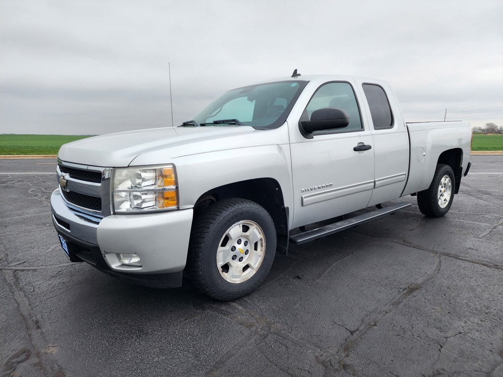 Used 2011 Chevrolet Silverado 1500 LT Extended Cab Truck