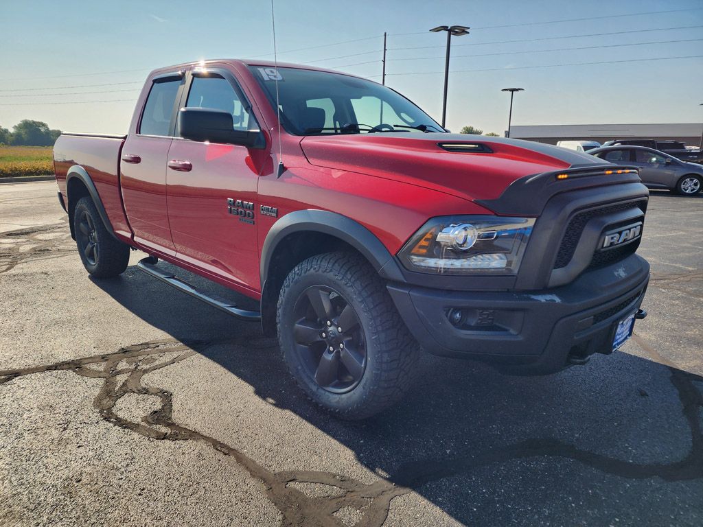 2019 Ram 1500 Classic SLT photo 3
