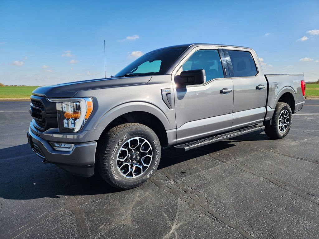 2021 Ford F-150 XLT's photo