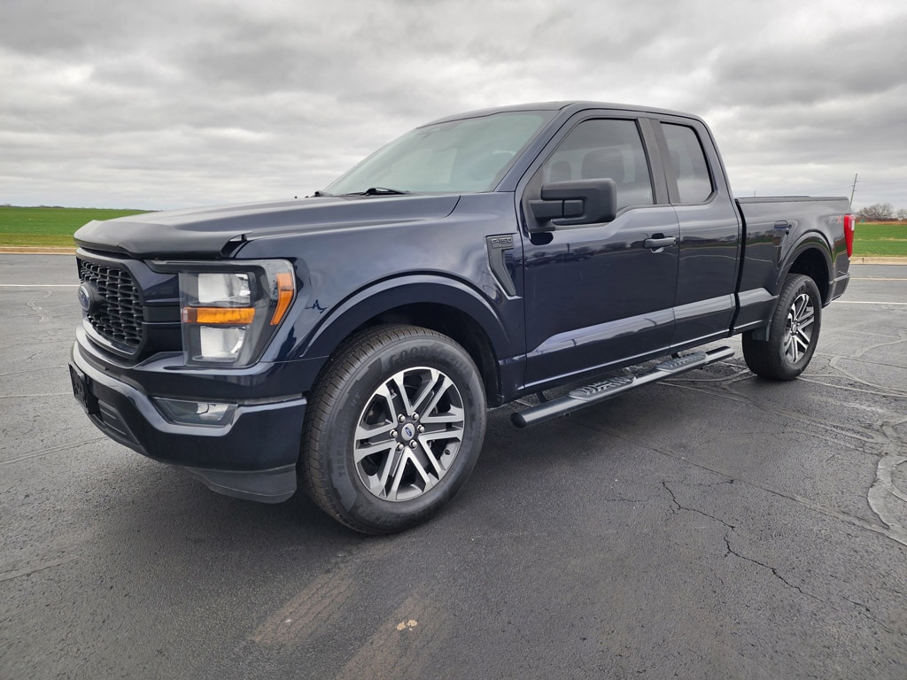 2023 Ford F-150 XL's photo
