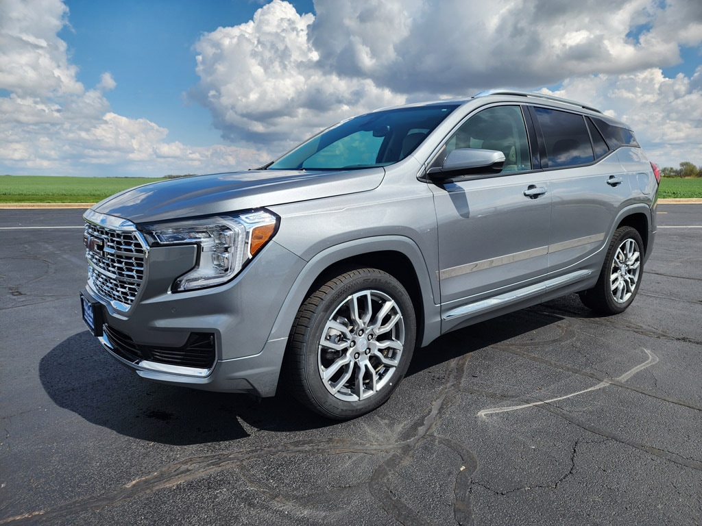2023 GMC Terrain Denali AWD's photo