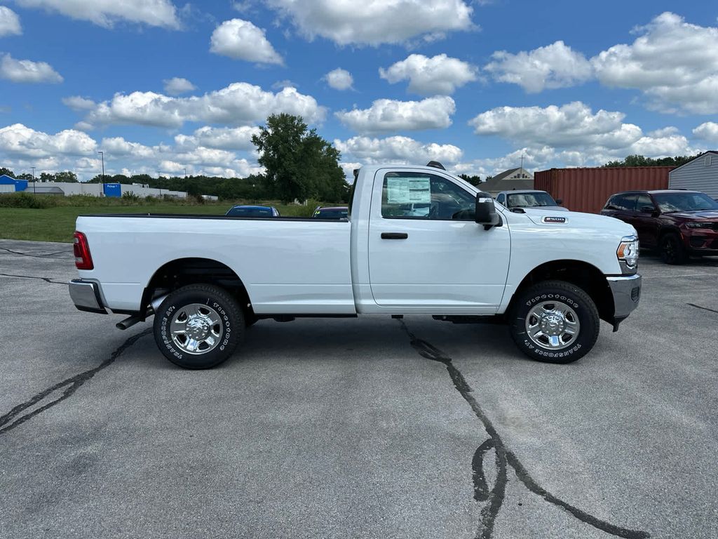 2024 Ram 2500 Tradesman photo 4