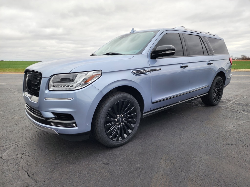 2018 Lincoln Navigator Black Label's photo