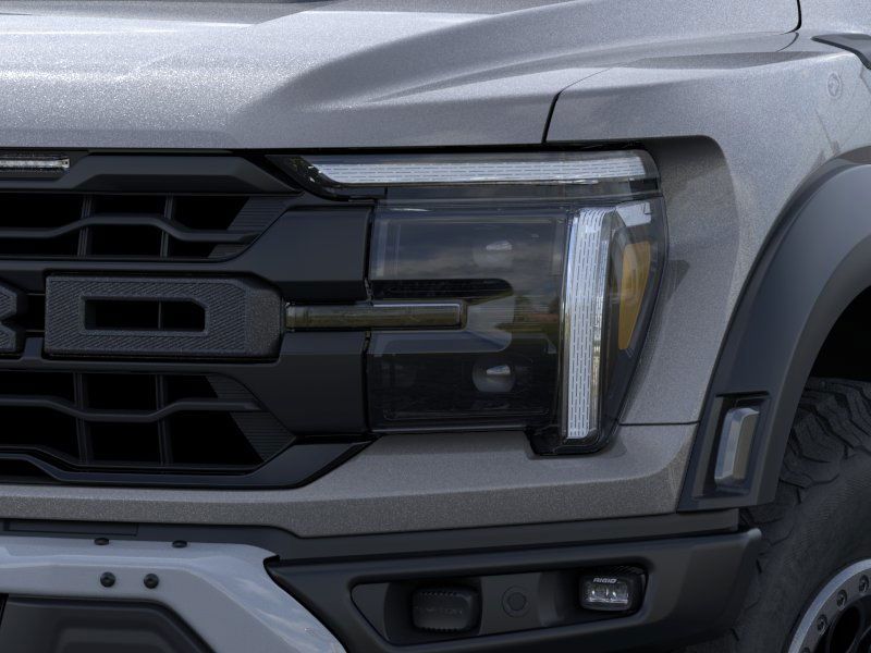2025 Ford F-150 Raptor - Photo 18