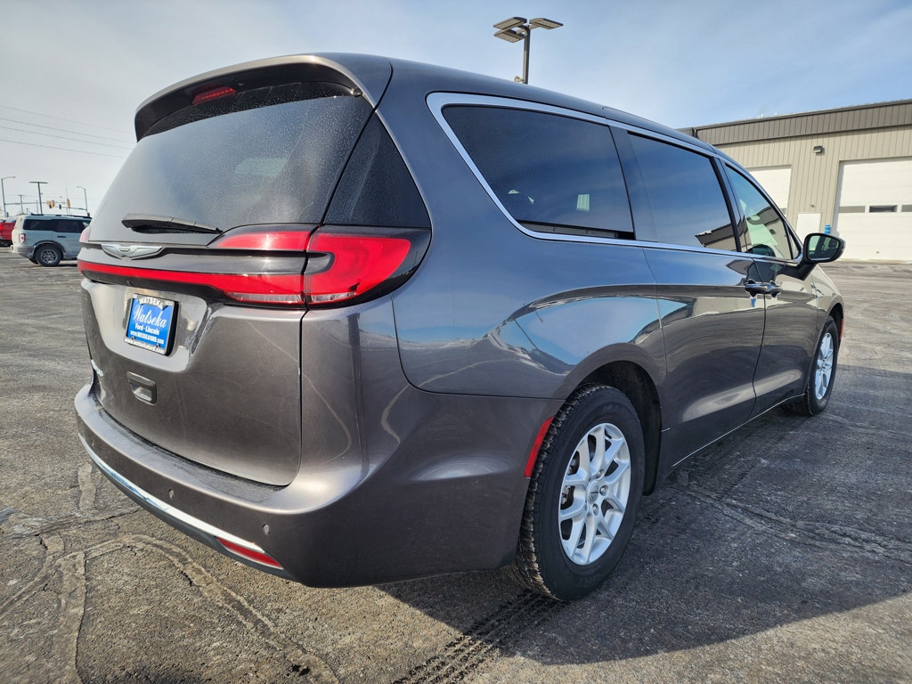 Used 2023 Chrysler Pacifica Touring L Passenger Van