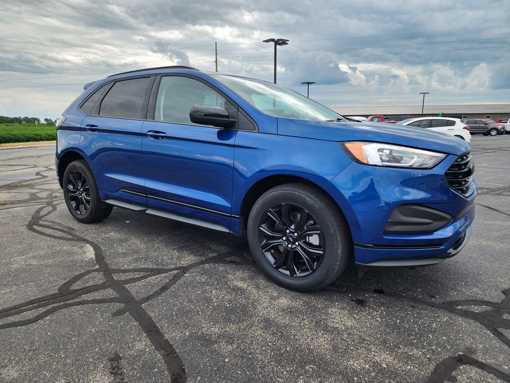2024 Ford Edge SE photo 3