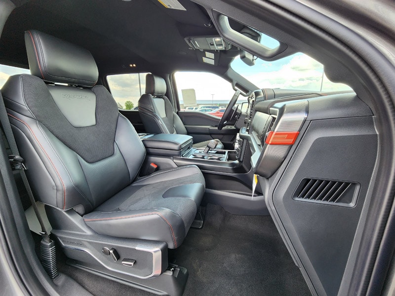 2025 Ford F-150 Raptor - Photo 21