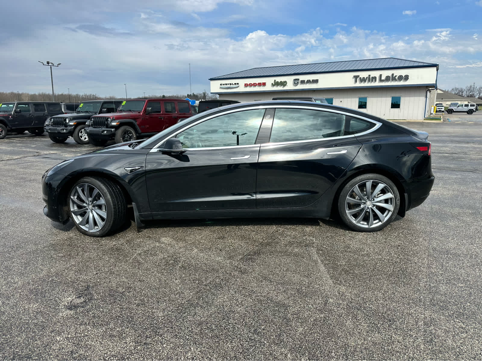 Used 2018 Tesla Model 3 Long Range Dual Motor with VIN 5YJ3E1EB2JF178459 for sale in Watseka, IL