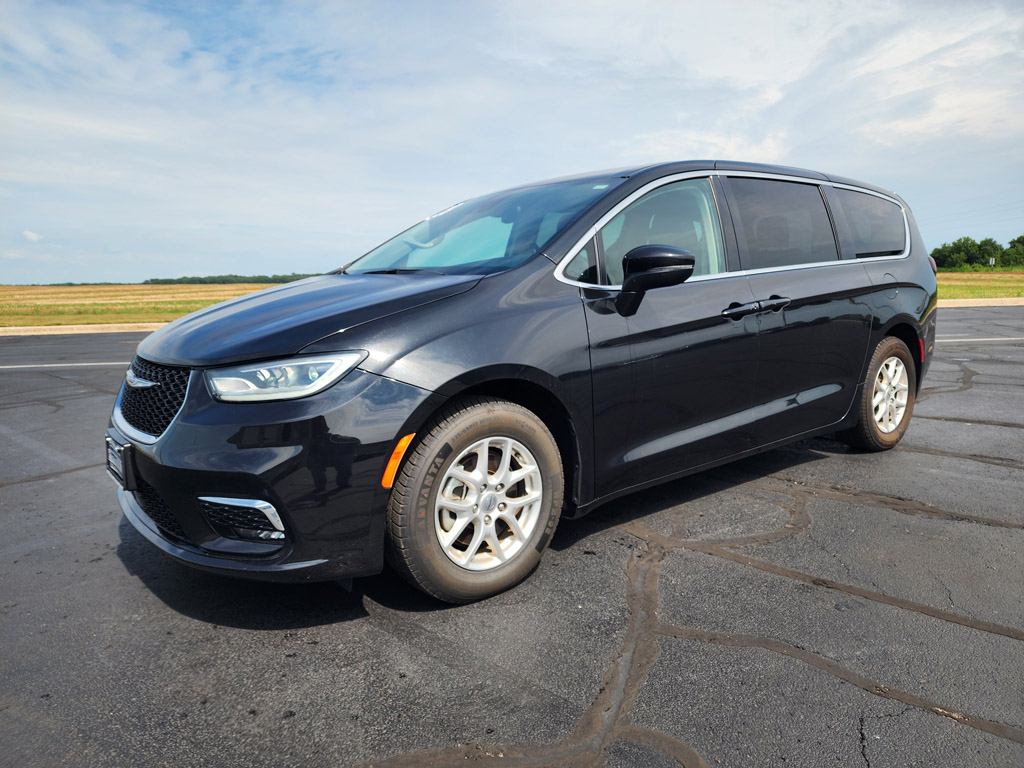2023 Chrysler Pacifica Touring L Passenger Van