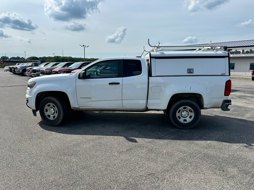 2017 Chevrolet Colorado Work Truck photo 2