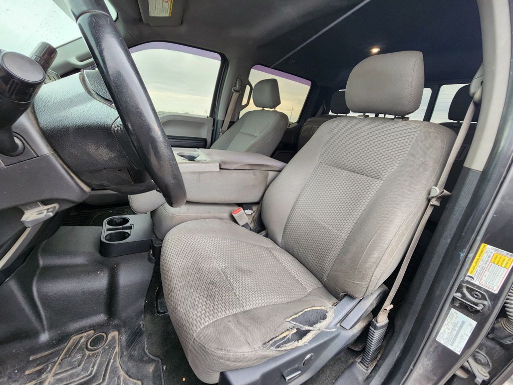 2017 Ford F-250 XLT photo 4