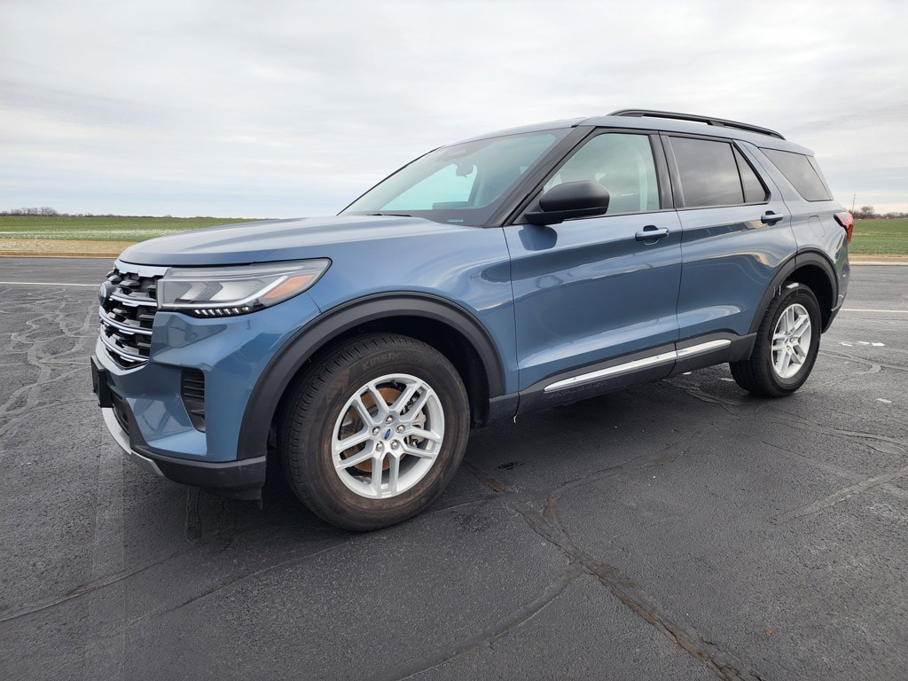 2025 Ford Explorer Active's photo