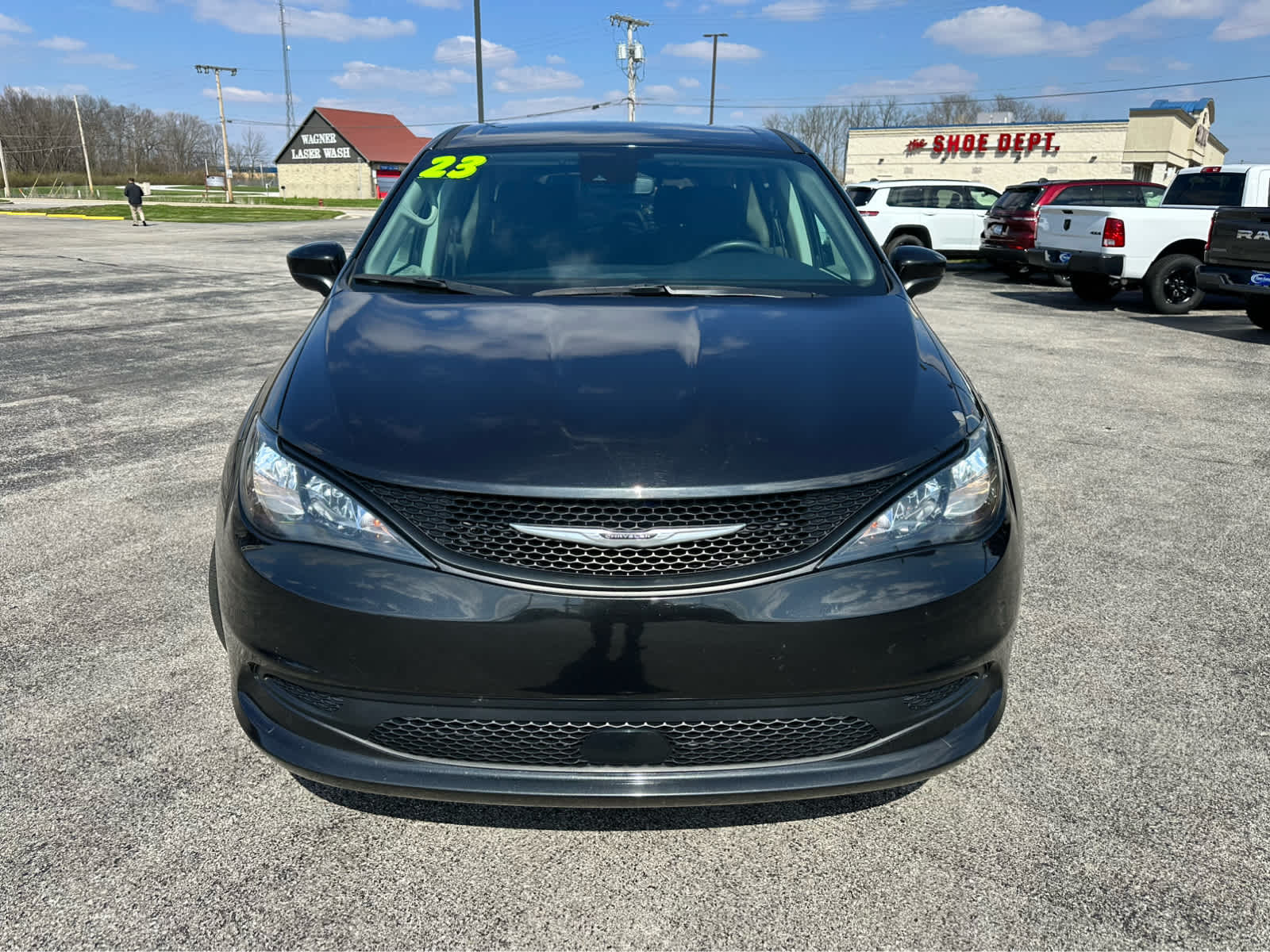 2023 Chrysler Voyager LX photo 3