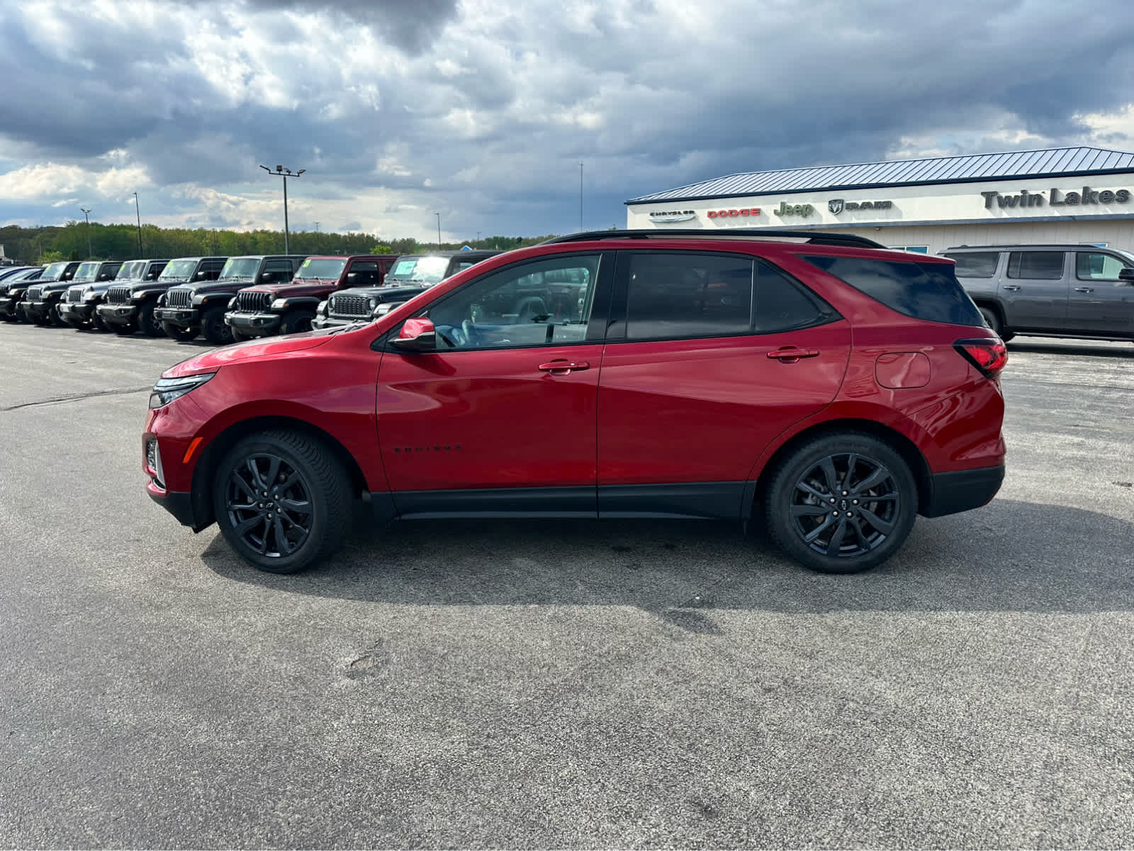 2024 Chevrolet Equinox RS photo 2