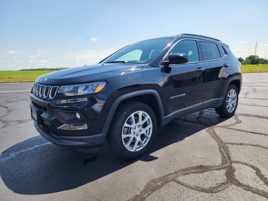 Used 2023 Jeep Compass Latitude Lux SUV