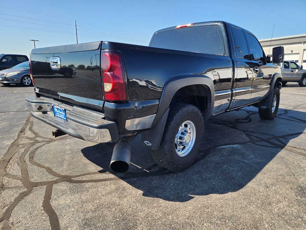 Used 2005 Chevrolet Silverado 2500HD LT Extended Cab Short Bed Truck