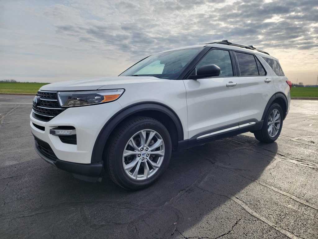 2023 Ford Explorer XLT 4WD's photo