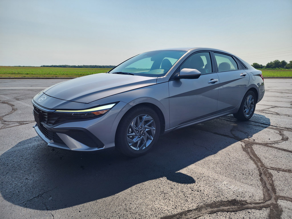  Hyundai Elantra