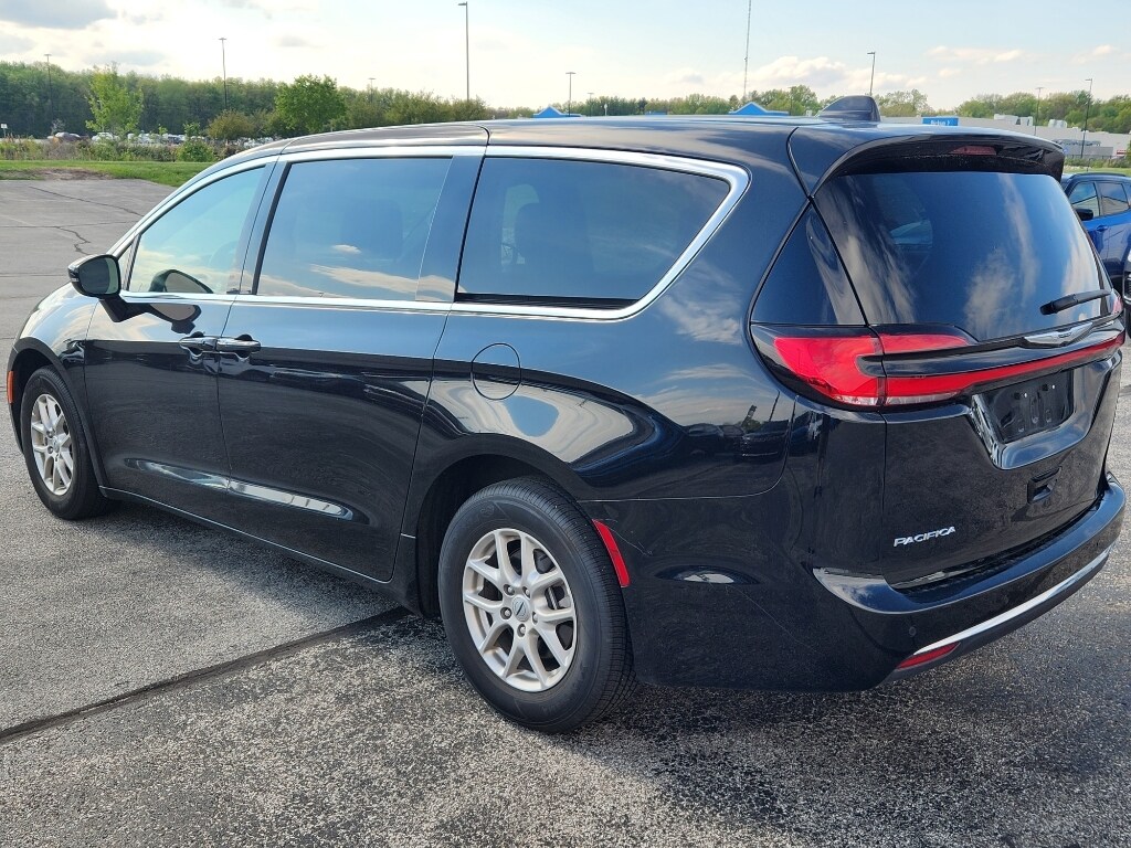 Used 2025 Chrysler Pacifica
